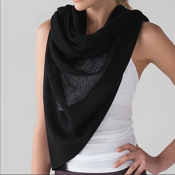 NWOT Lululemon Padma Scarf black merino wool shawl wrap shrug - Picture 3 of 8